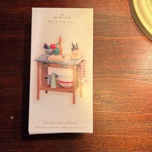 Do Yourself a Flavor Hallmark Keepsake retired 2007 Christmas ornament